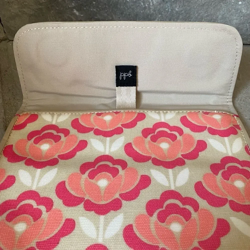 Petunia Pickle Bottom Stowaway Storage Protective Case iPad 2 & 3 New